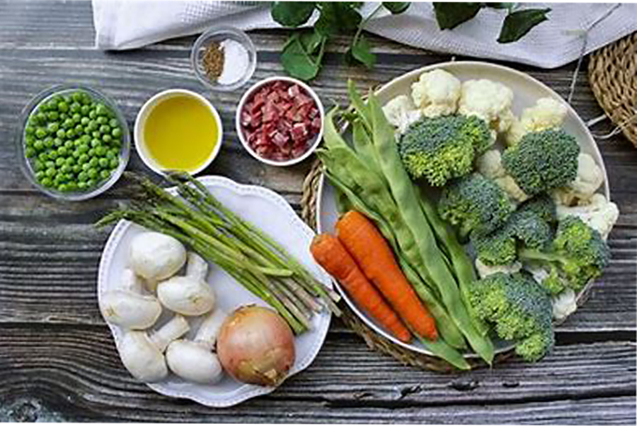 Para comer saludable hay que poner atención tanto a los alimentos que consumimos como a la forma de prepararlos. Un nutricionista explica 7 técnicas para cocinar más saludable